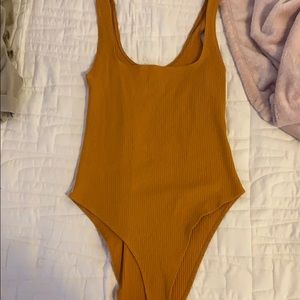 h&m yellow bodysuit
